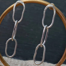 Load image into Gallery viewer, INTERLINKED SILVER CHAIN EARRINGS