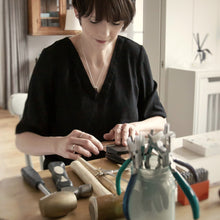 Load image into Gallery viewer, STERLING SILVER EARRINGS WITH SAPPHIRE DROP