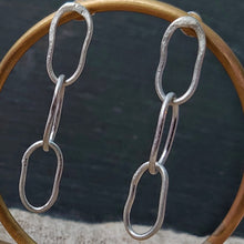 Load image into Gallery viewer, INTERLINKED SILVER CHAIN EARRINGS
