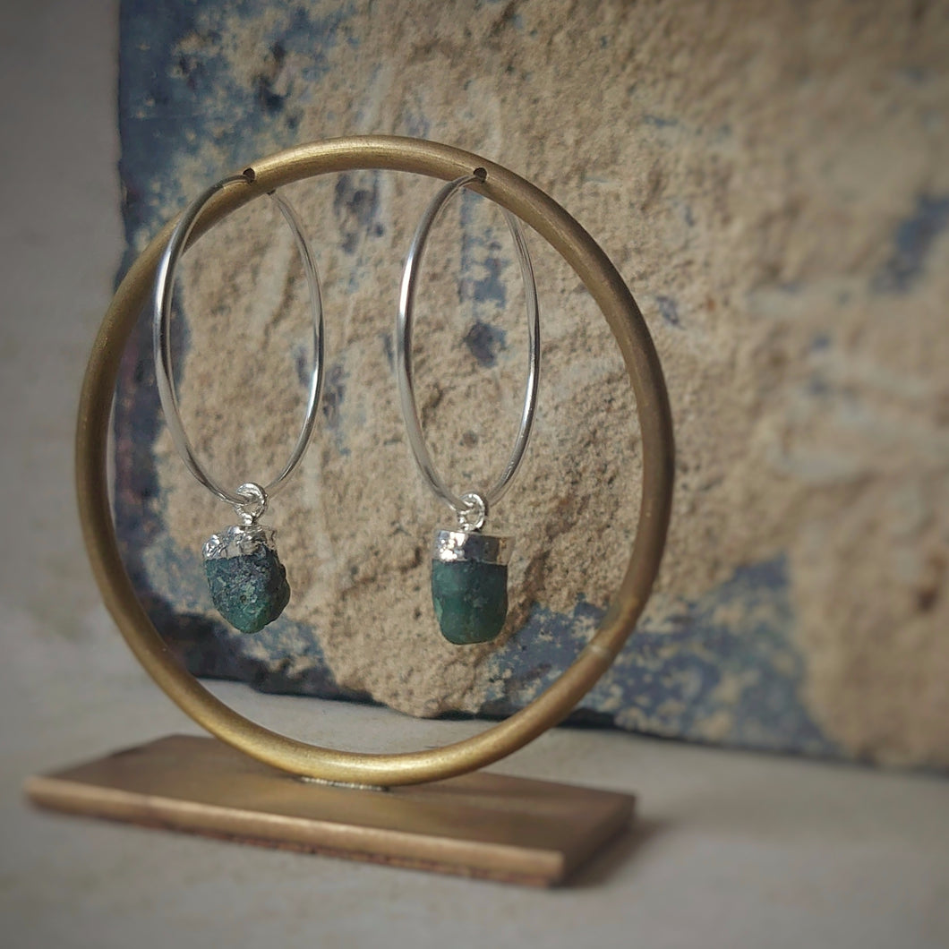 STERLING SILVER HOOP EARRINGS WITH EMERALD DROP